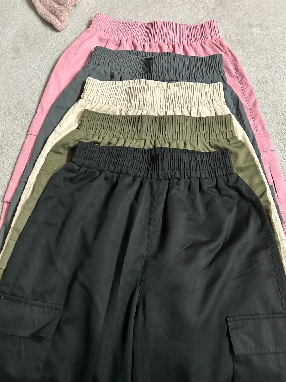 Lot of 5 High-Waisted Elastic Waist Cargo Joggers - Size S (Pink, Black, Grey, T